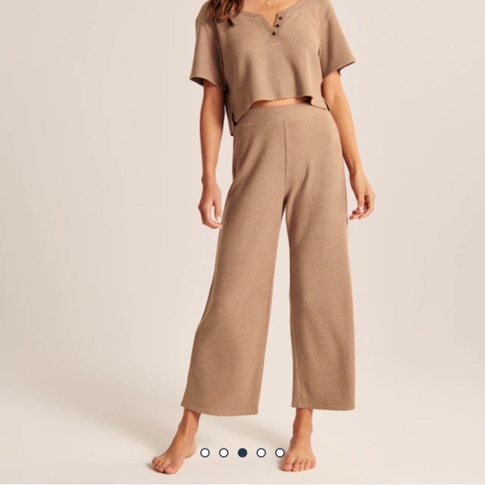 NWOT Abercrombie waffle sweater set, XS